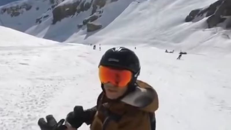 VIDEO: Lyžaře překvapila na sjezdovce lavina! Na zběsilých záběrech je vidět, jak smetla několik lidí