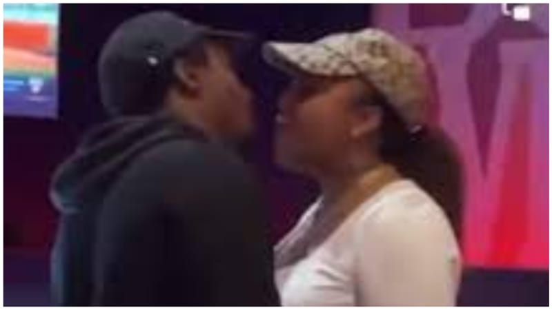 VIDEO: Žena sejmula partnera bowlingovou koulí a pak dala strike. Bude kvůli drsným záběrům vyšetřována?