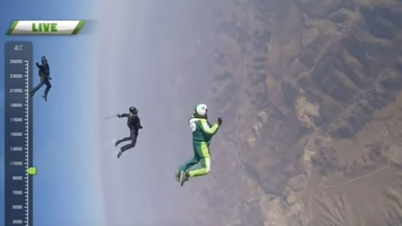 VIDEO: Tohle je první týpek, který vyskočil z letadla bez padáku a PŘEŽIL! U těchto záběrů si budete kousat nehty hrůzou!