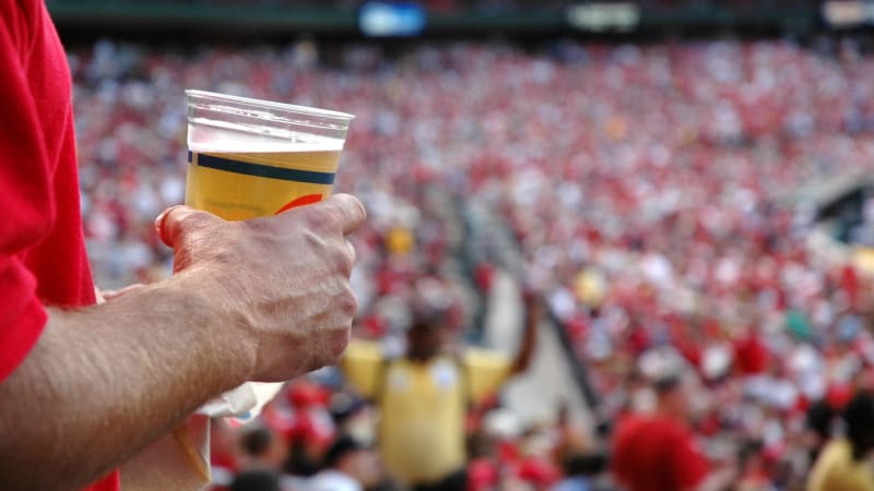 Na letošním fotbalovém mistrovství světa si pivo nekoupíte! Proč se v Kataru zakázal alkohol?