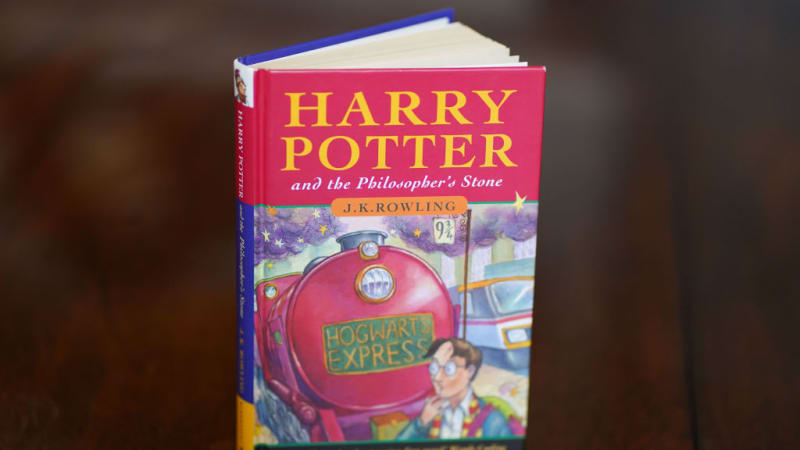První vydání Harryho Pottera jde do aukce! Neuvěříte, jaká je očekávaná cena