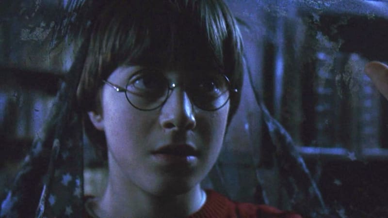 VIDEO: Plášť neviditelnosti z Harryho Pottera je skutečný! Vyrobila ho tahle firma. Jak funguje?