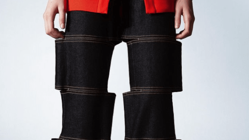 GALERIE: Nerovnoměrně prošité džíny jsou novým módním hitem! Vážně byste je nosili?