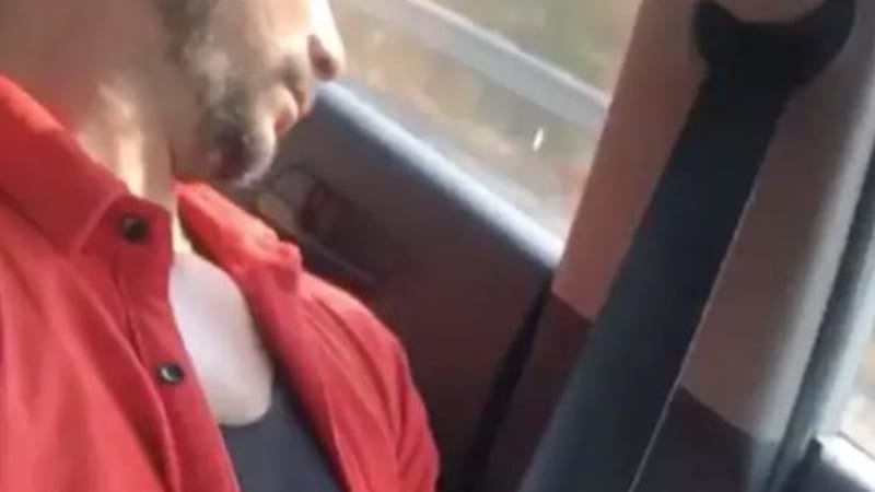 VIDEO: Žena se musela sama odvézt domů Uberem, protože její řidič usnul za volantem! Co na to říká společnost?