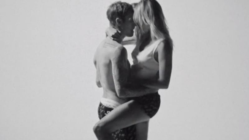 GALERIE 18+: Žhavé fotky Justina Biebera a jeho manželky! Sexy pár se svlékl do naha