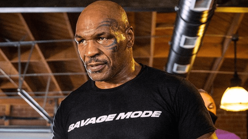 VIDEO: Boxer Mike Tyson má i po letech pěkně tvrdý úder. Pochlubil se novým videem z tréninku