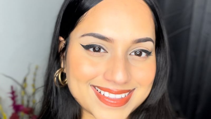 GALERIE: Vizážistka se proměňuje ve slavné osoby za pomoci make-upu! Stala se novou internetovou senzací