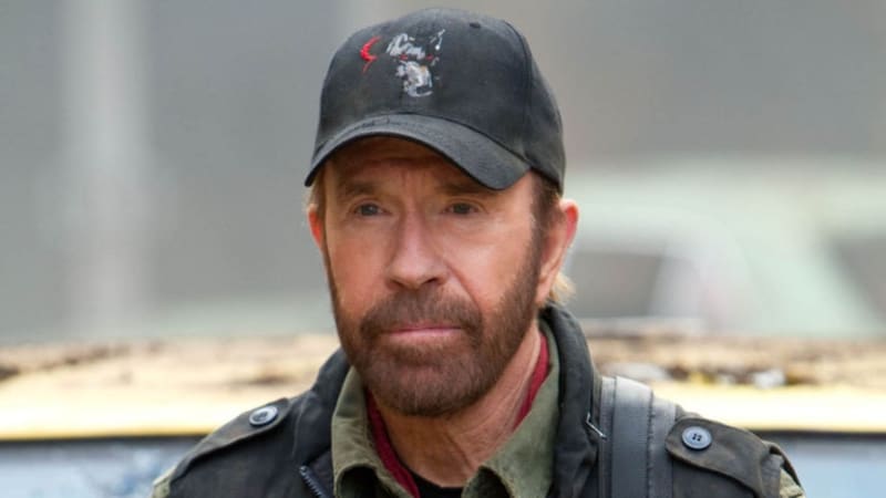 GALERIE: Legendární Chuck Norris slaví 80. narozeniny! Rozhodně ale nevypadá jako starý dědula