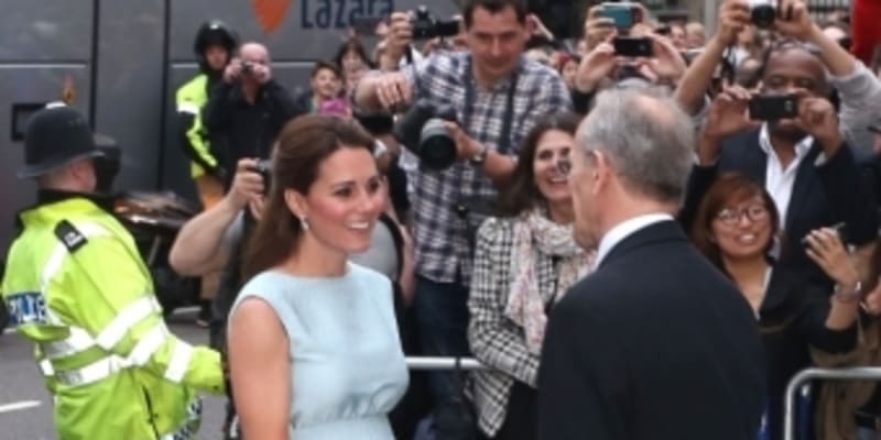 Vévodkyně Kate se zúčastnila charitativní akce v londýnské National Portrait Gallery