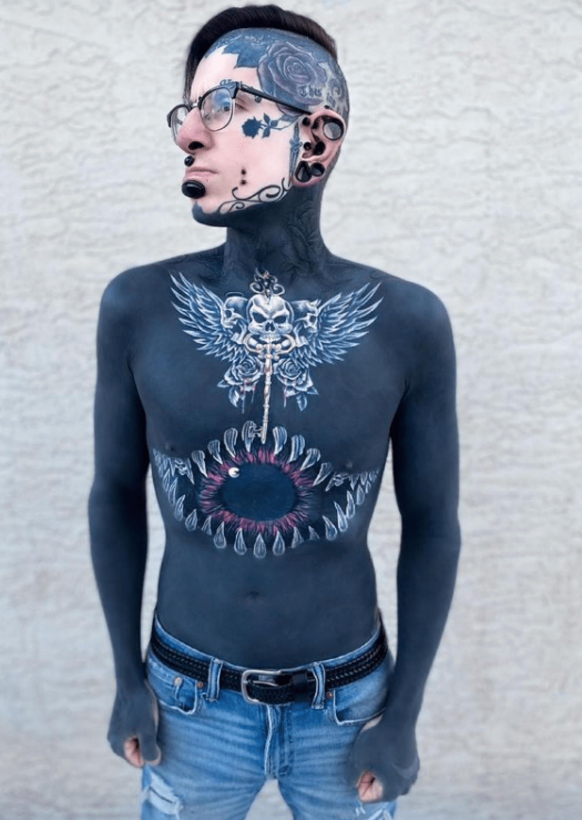 Remy se stal na tetování závislý