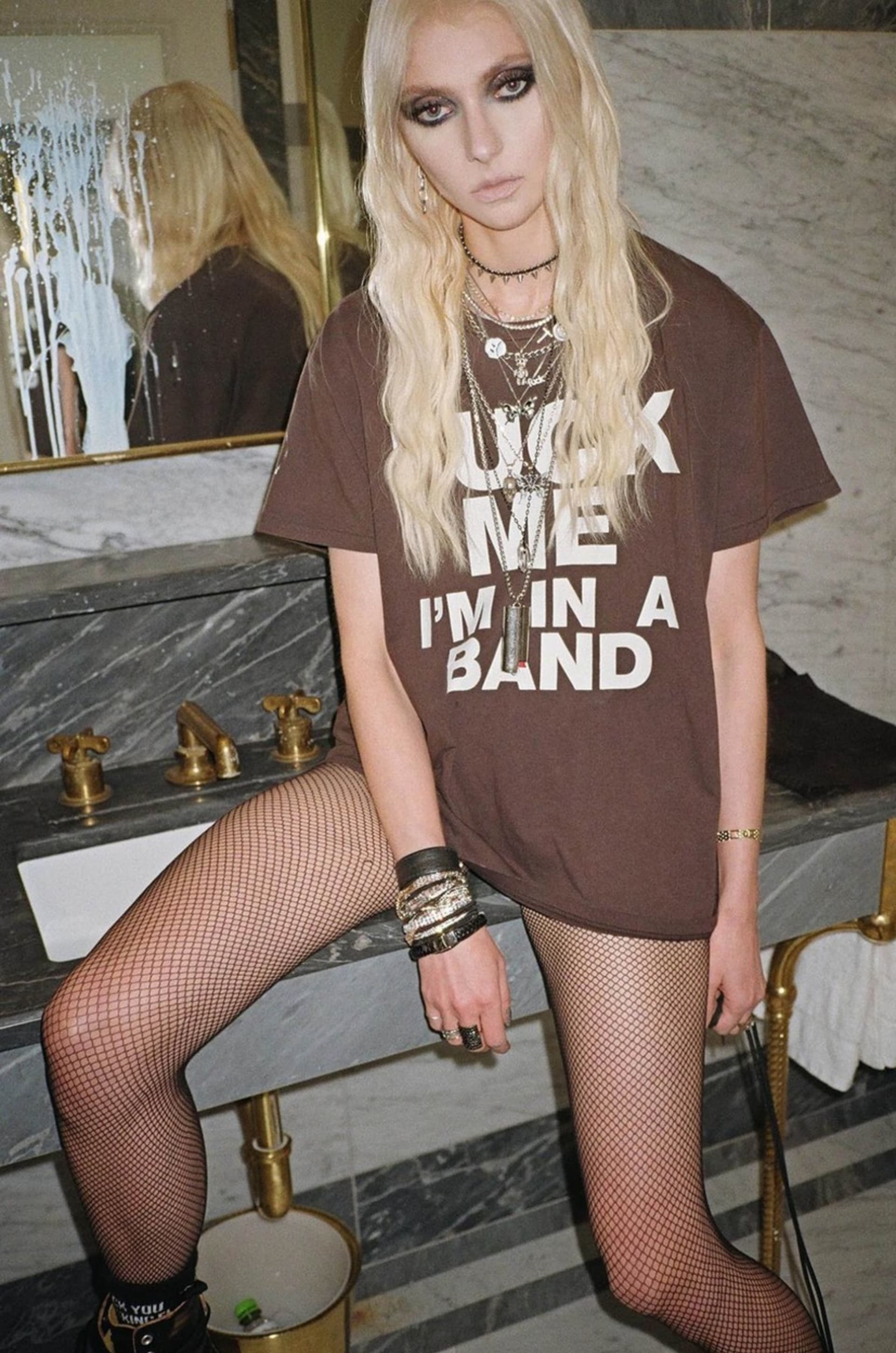 Sexy rockerka Taylor Momsen ráda provokuje.