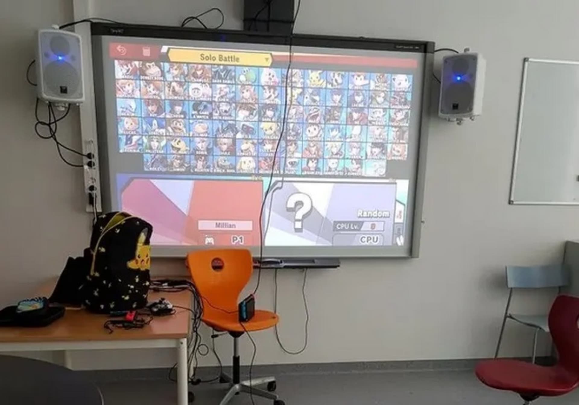 Učitel dává po splnění zadání žákům hezký dárek, mohou si zahrát videohru!