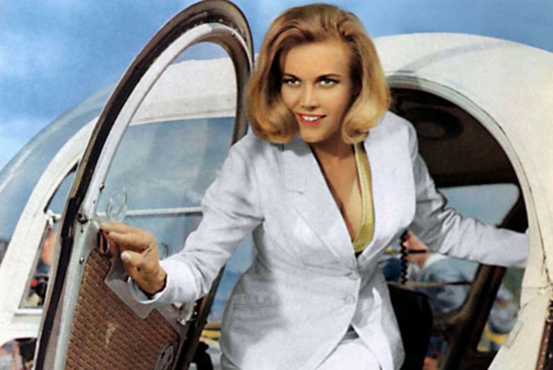 Honor Blackman / Pussy Galore (Goldfinger)