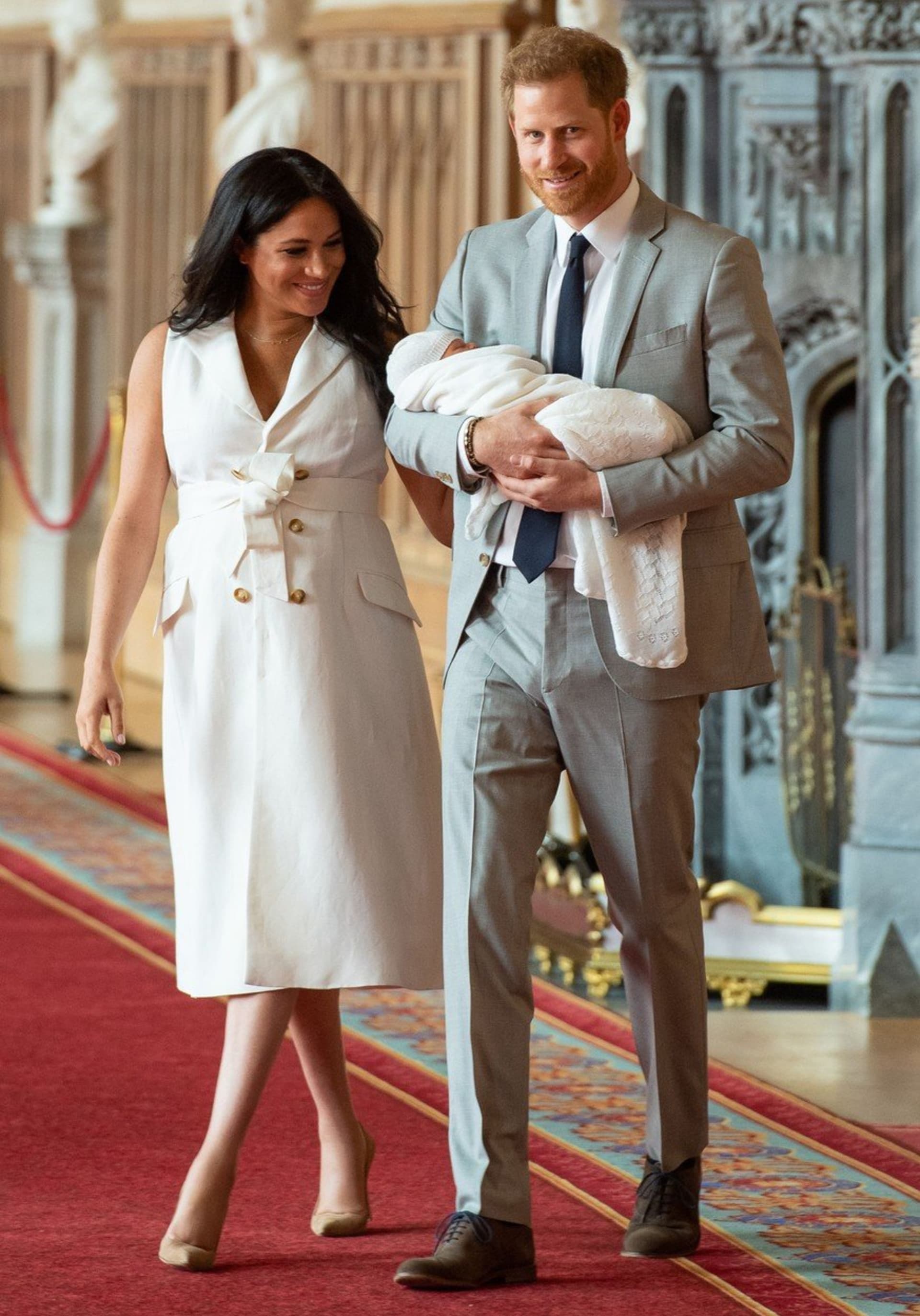 Princ Harry a vévodkyně Meghan při prvním focení jejich syna Archieho.
