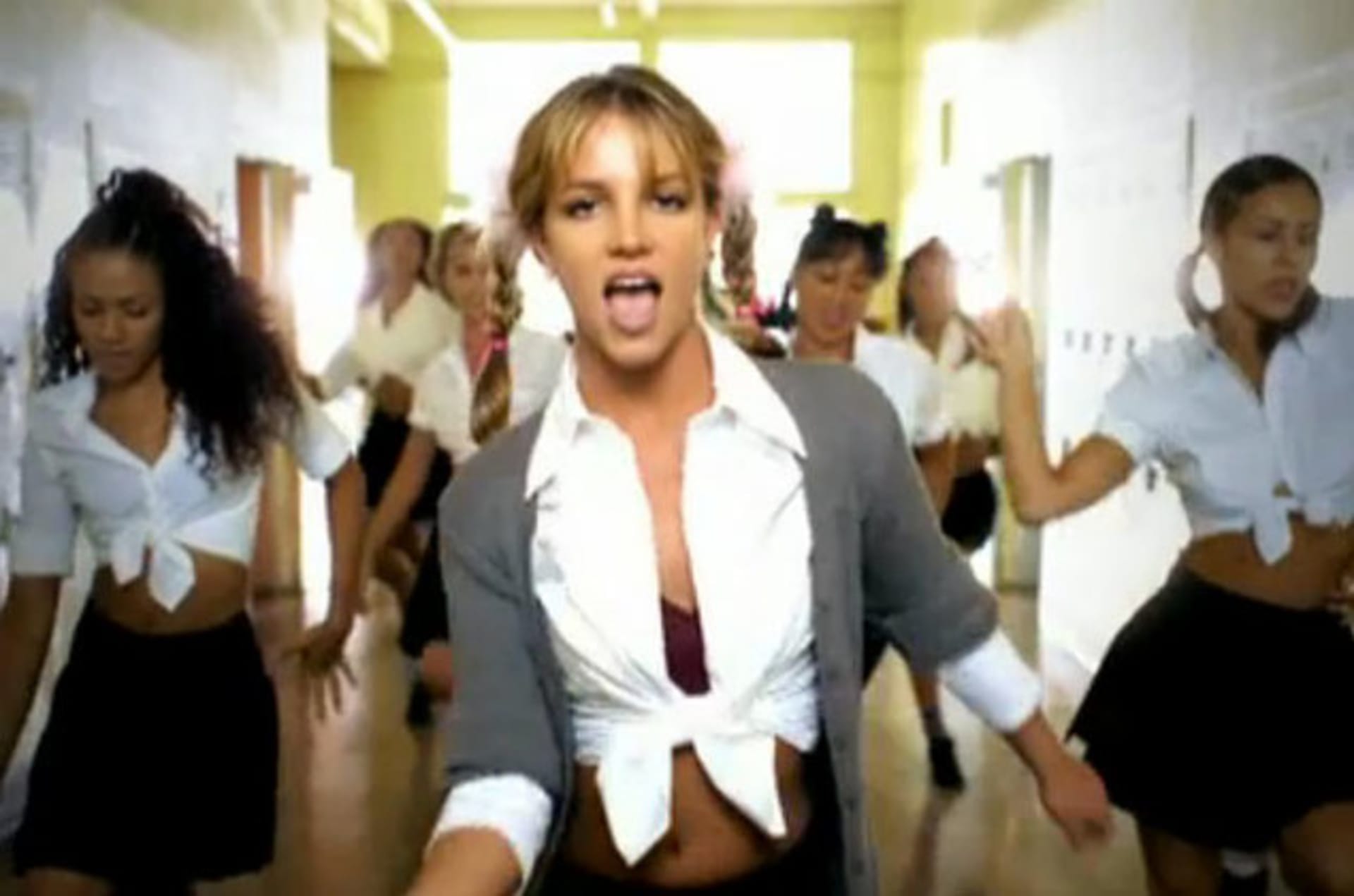 Britney Spears nazpívala svůj první megahit už v roce 1998! Bylo jí tenkrát teprve 16 let.