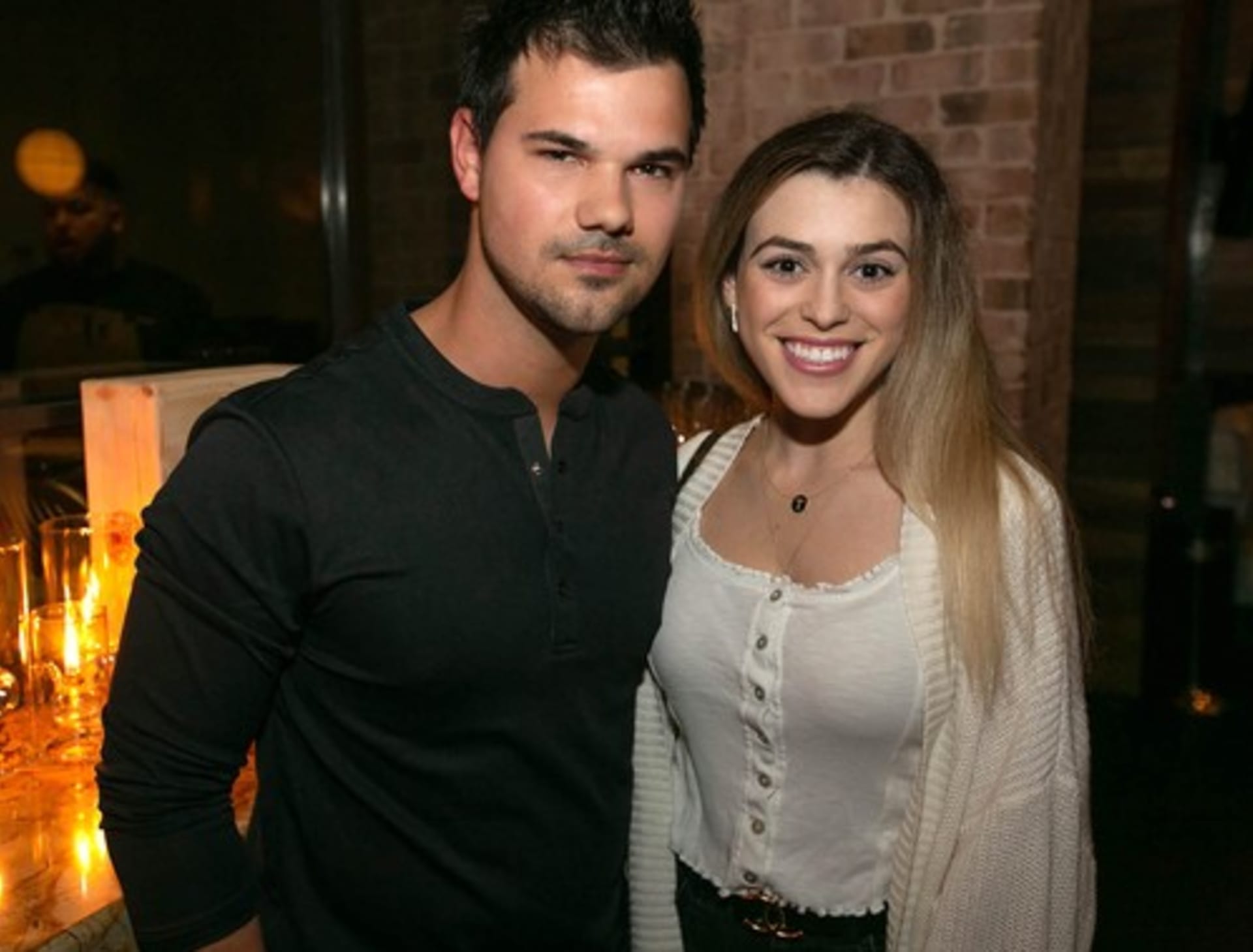 Taylor Lautner se s novomanželkou Taylor Lautner seznámil v roce 2018