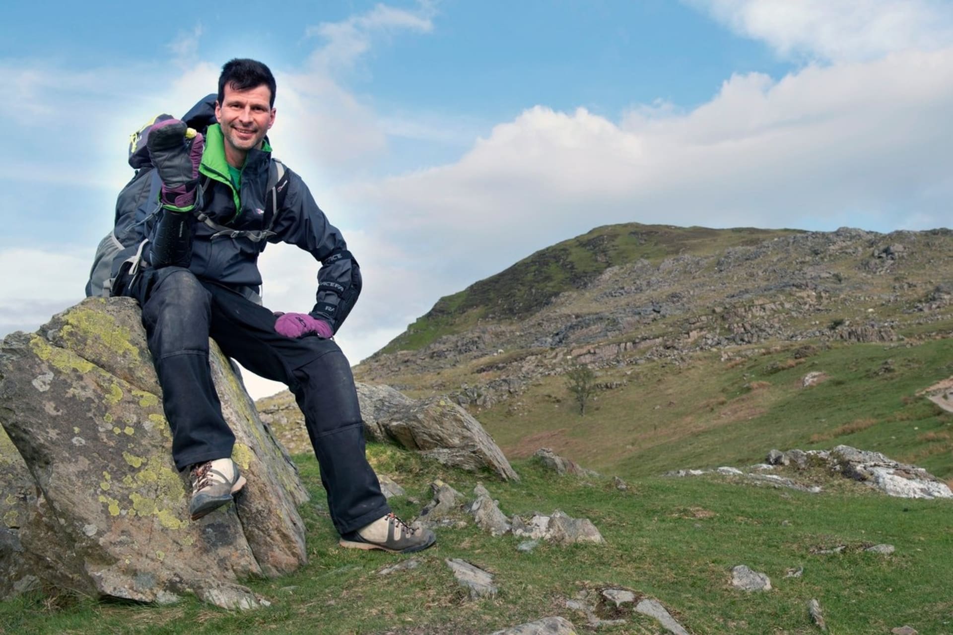 Stuart Kettell a růžičková kapusta, kterou vystrkal nosem na nejvyšší horu Walesu.