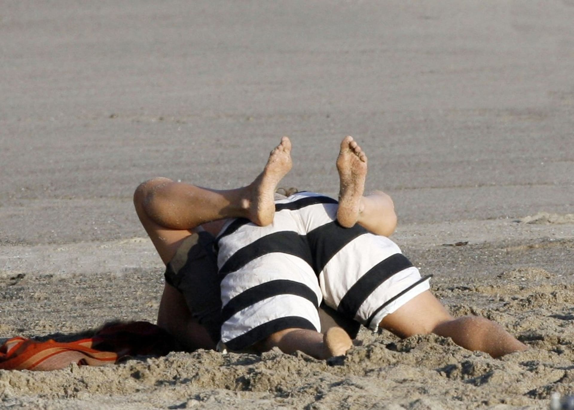 Matthew McConaughey si užívá na pláži...