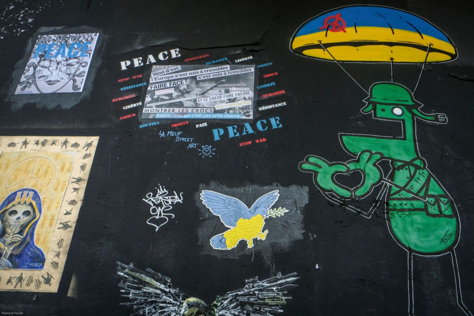 Umělci v Paříži vyzývali k míru