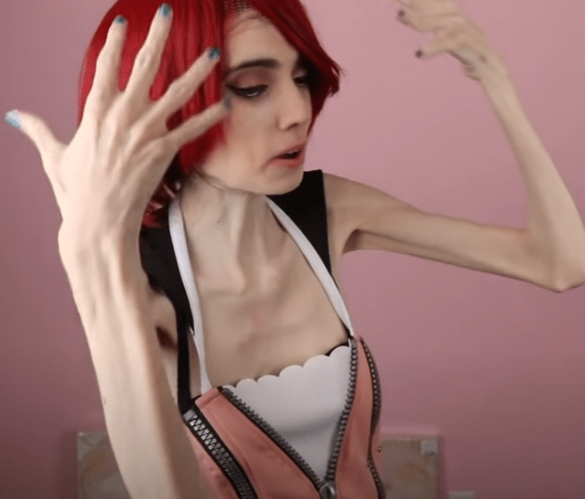 Youtuberka propaguje anorexii 8