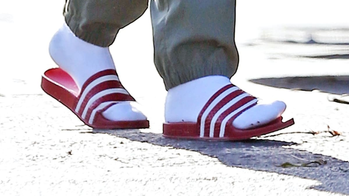 Orlando Bloom v sandálech s ponožkama 3
