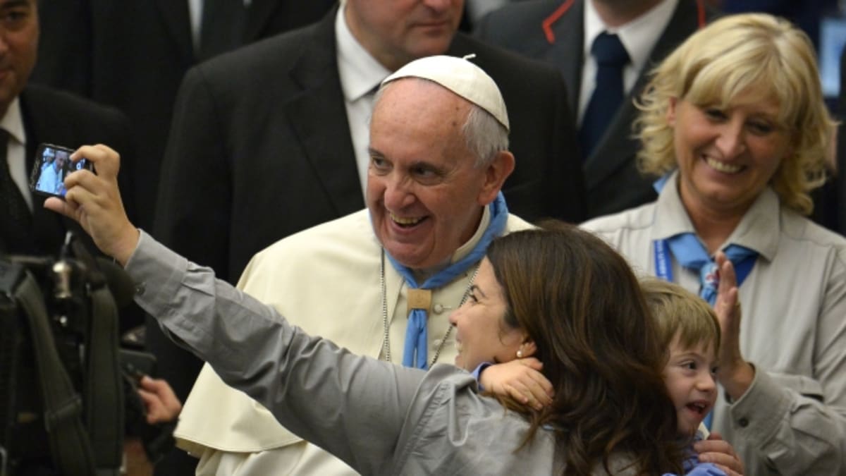 Nejlepší selfie roku 2014 - ani papež František se selfie nebrání