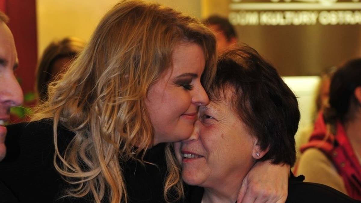 Iveta Bartošová s maminkou...