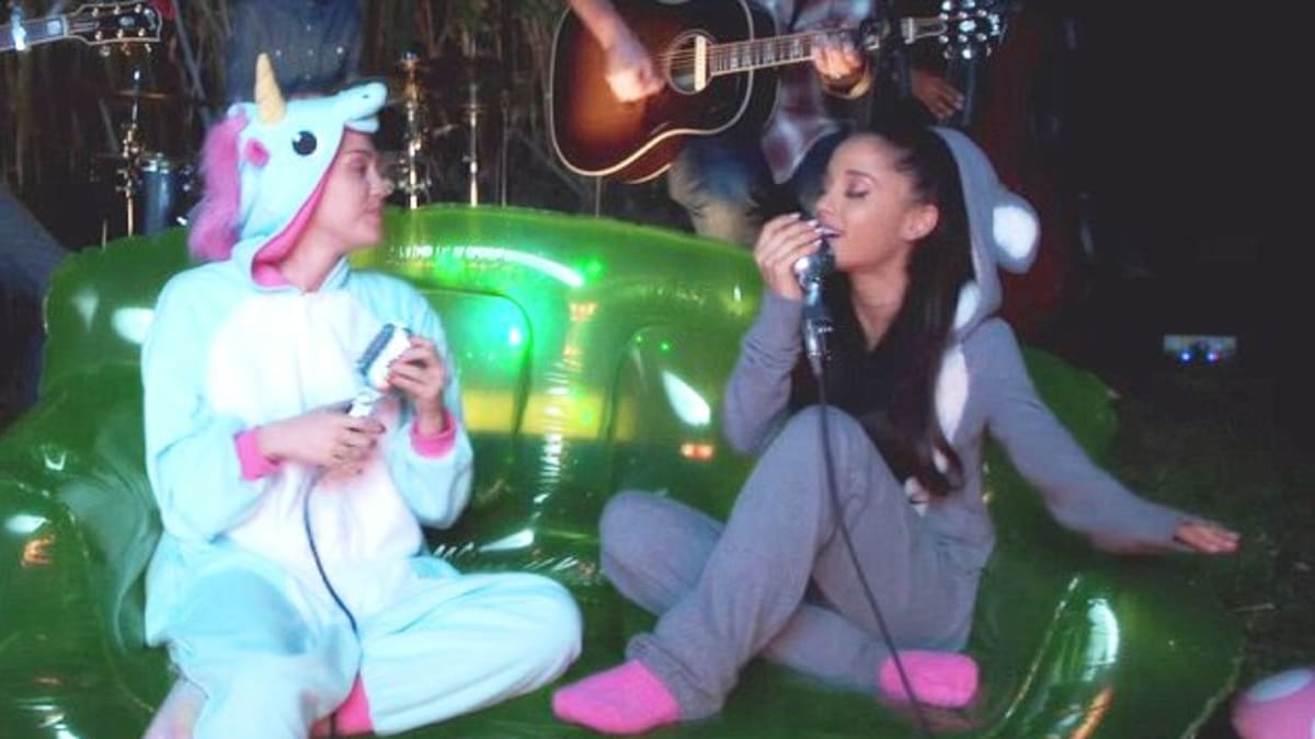 Mladé zpěvačky Miley Cyrus a Ariana Grande nazpívaly hit