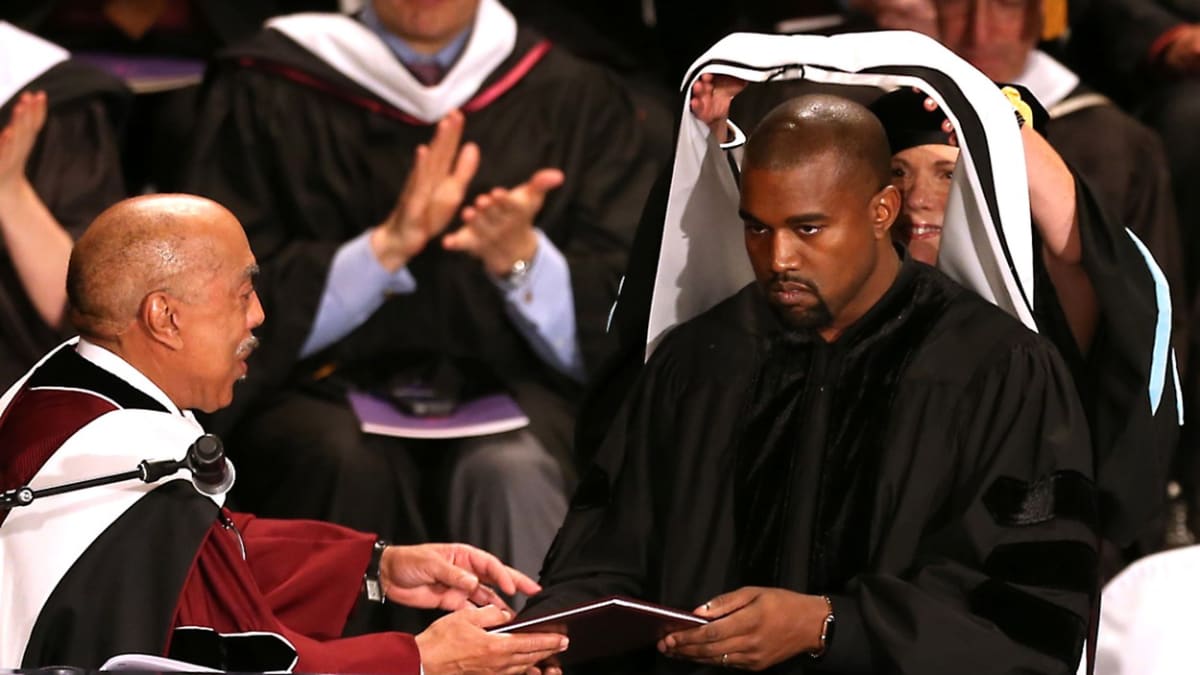 Kanye West přebírá čestný doktorát, LOL!