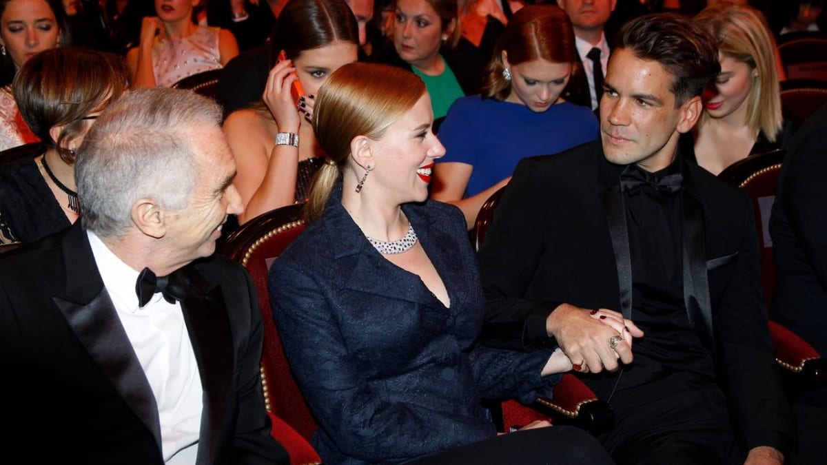 Herečka Scarlett Johansson ajejí snoubenec Romain Dauriac