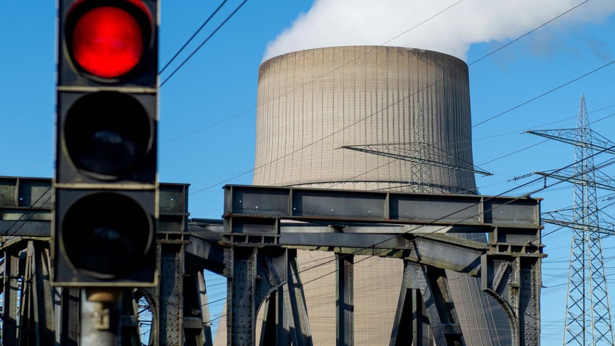 Německo o víkendu vypnulo poslední jaderné elektrárny.