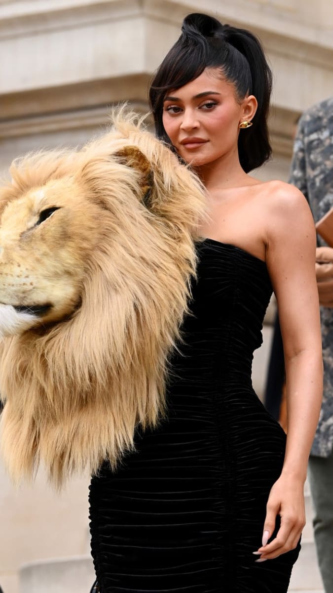 Kylie Jenner v kontroverzním outfitu.