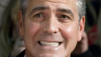 George Clooney se zasnoubil! A sakra, už ho dostala! Ale kdo vlastně?!