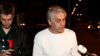 Vdovec Rychtář: V noci lezl přes ploty, pral se s policistou a teď není doma