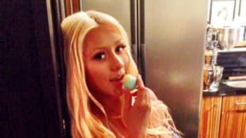 Christina Aguilera a její sexy fotky s těhotenským bříškem