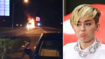 Miley Cyrus někdo podpálil autobus! Už mají dost jejích perverzností?