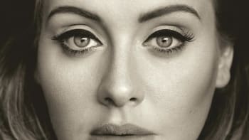 Proč Adele přestala kouřit?