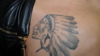 Bieber tetování - policejní snímky Miami