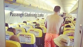Šílení cestující v letadle