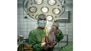 Selfie z porodního sálu potěší jen málokoho