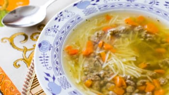 Mezi 50 nejlepšími polévkami světa jsou i dvě české. Jednu z nich prý Slováci umí připravit lépe 