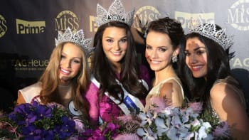 Českou Miss 2015 se stala Nikol Švantnerová, skoro všechny ceny posbírala Karolína Mališová