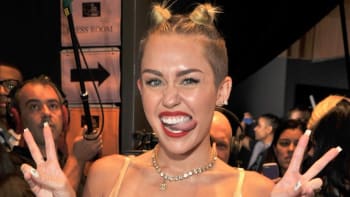 Miley Cyrus dostala opět kopačky. Mladý Arnold jí dal vale