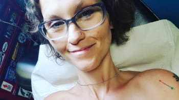 Žena si nechala odstranit prsa kvůli strachu ze vzniku rakoviny