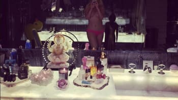 Christina Aguilera-Topless