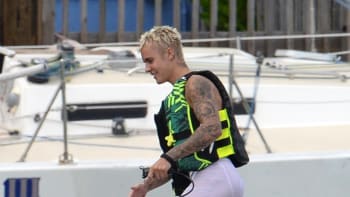 Justin surfoval