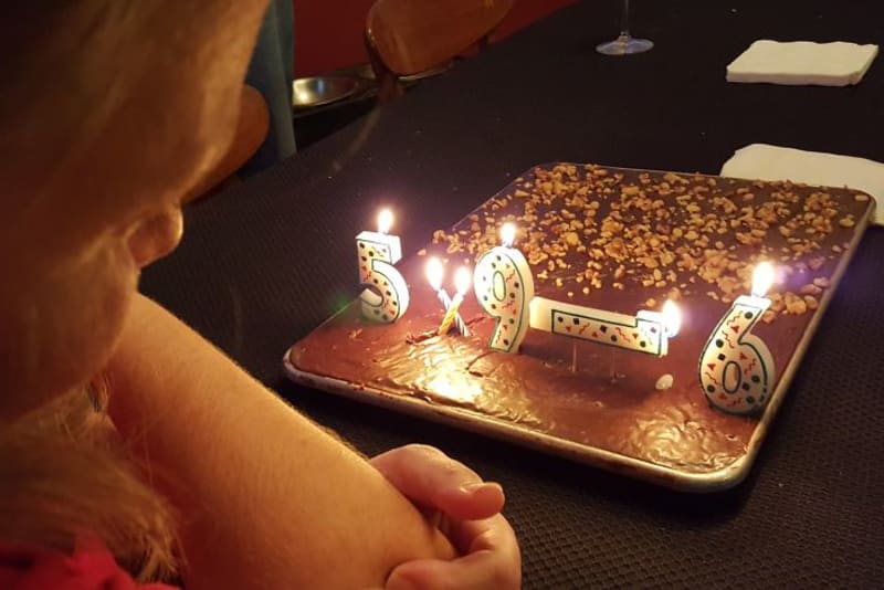 "Když nemáš ty správné svíčky na oslavu manželčiných narozenin."
