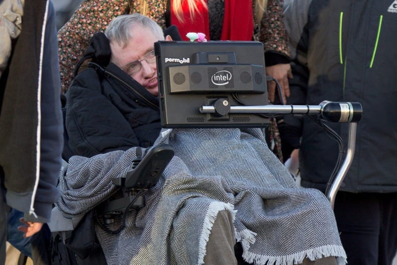 Ve věku 76 let zemřel vědec Stephen Hawking 6