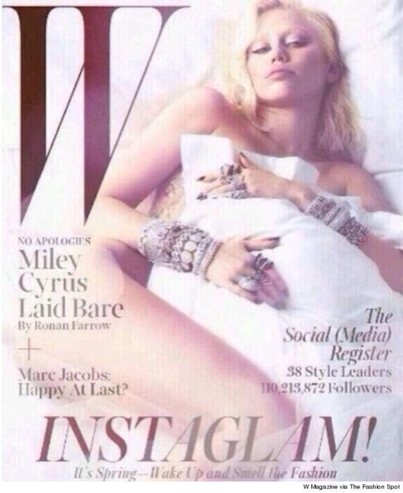 Miley na podvržené obálce magazínu W opravdu nevypadá dobře.