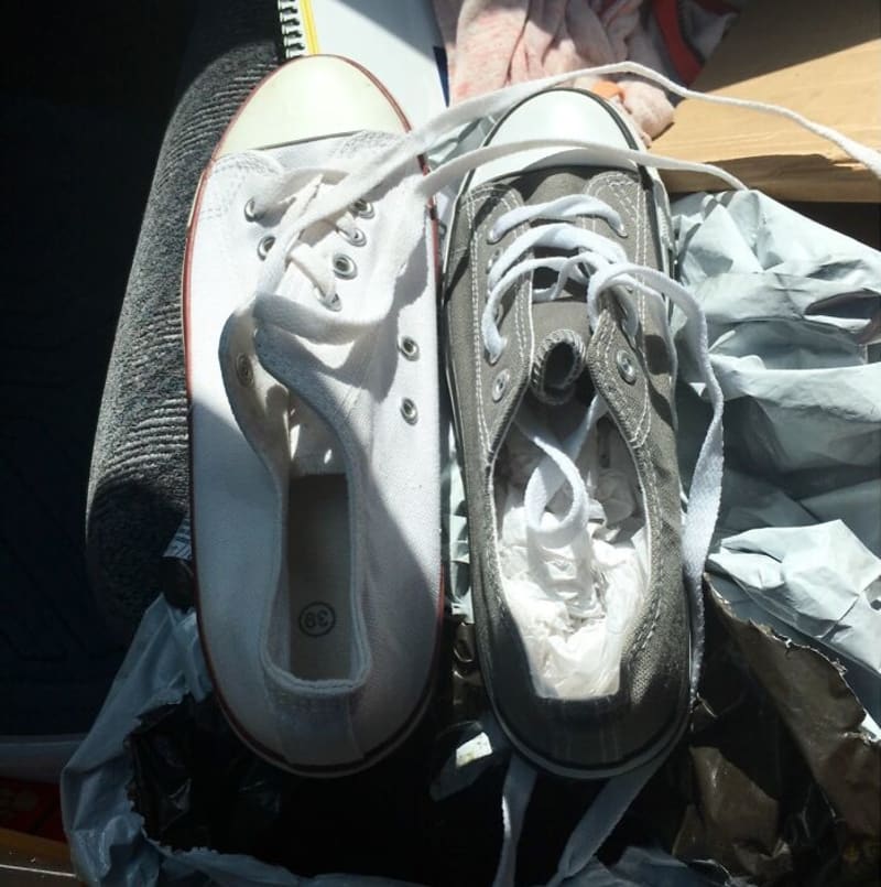 Když dostaneš dvě boty, které jsou jinak velké, mají jinou barvu a ještě jsou obě levé